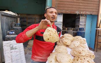   ارتياح بانخفاض أسعار الخبز السياحي في سوهاج وصاحب مخبز ;نقص الوزن ليس جشعًا;| صور وفيديو 