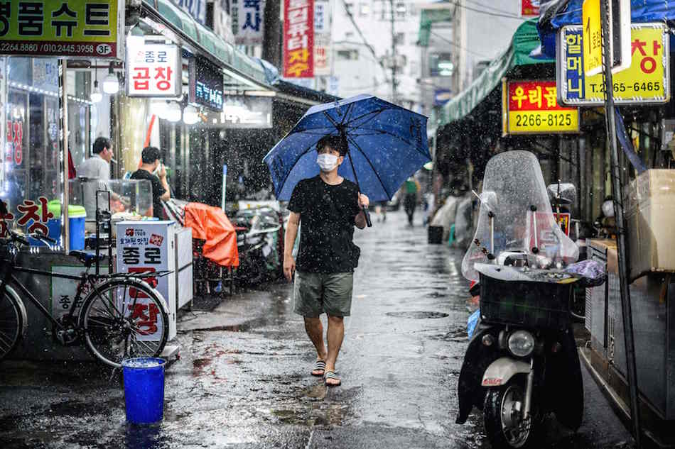 هطول أمطار غزيرة في سول بكوريا الجنوبية