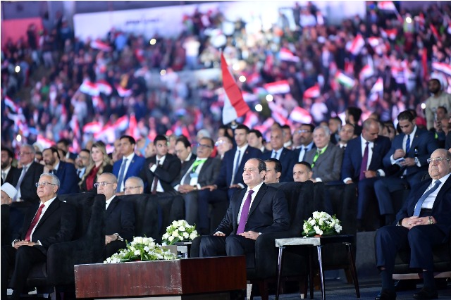 الرئيس السيسي يشهد احتفالية  تحيا مصر وفلسطين  باستاد القاهرة