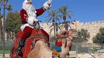  بابا نويل فلسطيني يضفي الفرح على القدس الشرقية المحتلة